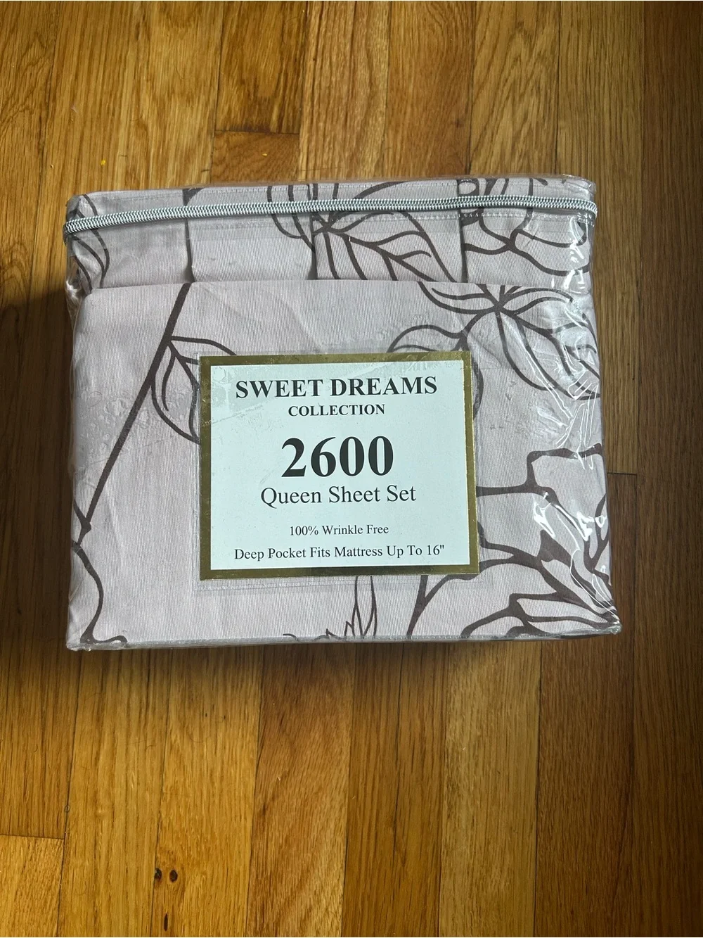 Sweet Dreams Queen Sheet Set in Light Pink with Floral Outline
